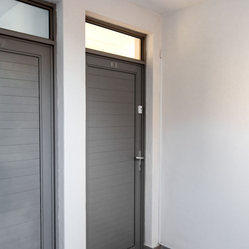 Outside entry2